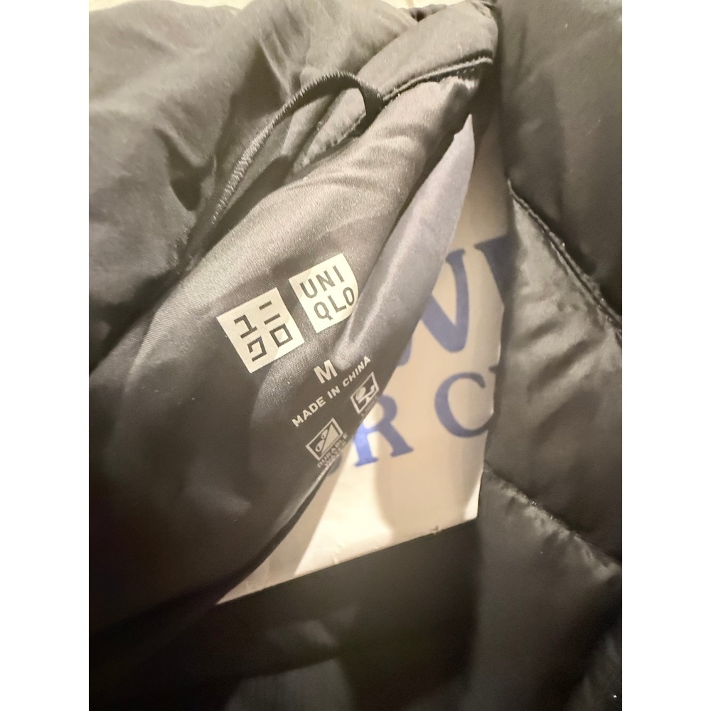 Uniqlo Ultra Light Down Jacket Mens Medium Black Quilted Puffer Full Zip Coat - Picture 3 of 6